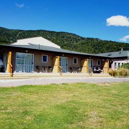 The Crossing Lodge Erua Ngoại thất bức ảnh